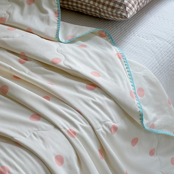 91家纺网 家纺一手货源 找家纺 洋铭区 2024新款贝壳边全棉印花夏被 粉小圆