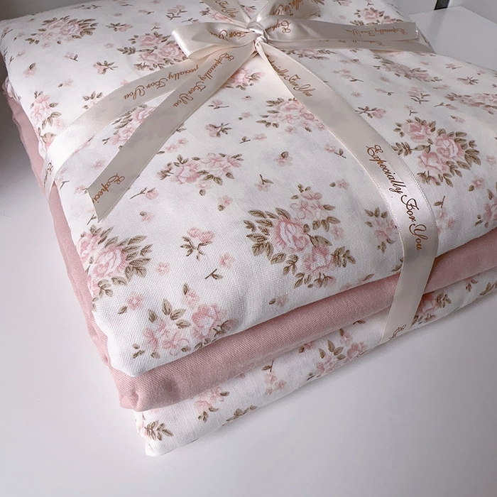 91家纺网 家纺一手货源 找家纺 麦伦家居 2024春夏新品全棉有氧双层纱印花系列四件套（叠拍图）粉黛