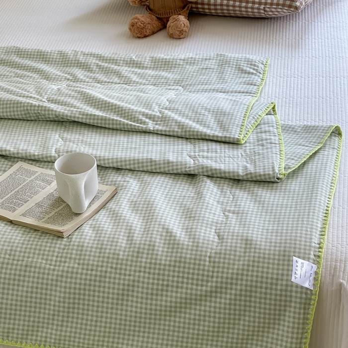 91家纺网 家纺一手货源 找家纺 洋铭区 2024新款贝壳边全棉印花夏被 绿小格