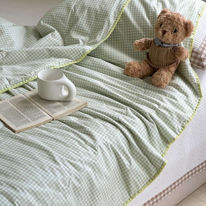 91家纺网 家纺一手货源 找家纺 洋铭区 2024新款贝壳边全棉印花夏被 绿小格