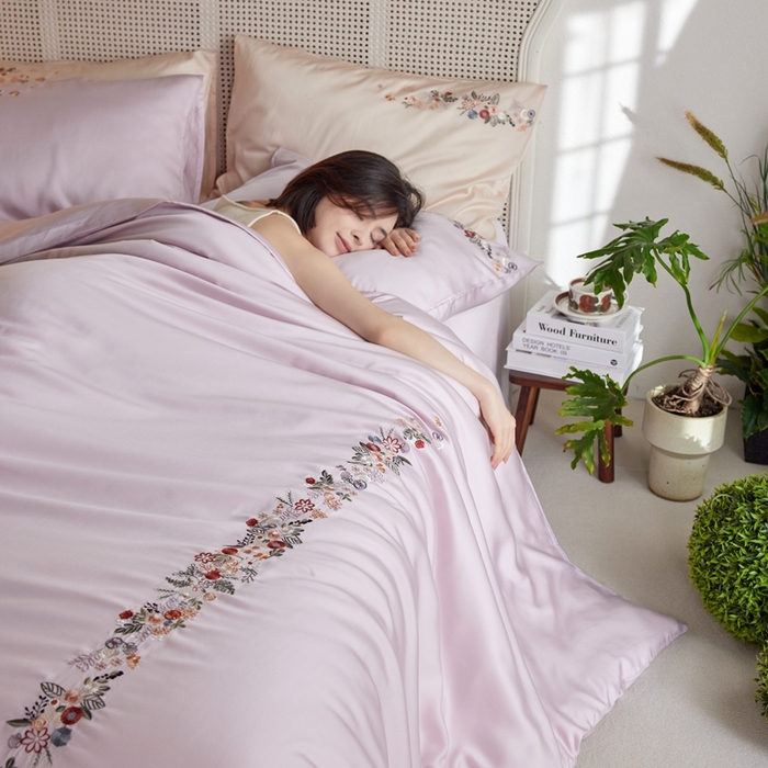 91家纺网 家纺一手货源 找家纺 云胡 2024新款进口莱赛尔纤维棉四件套-四月 安琪紫