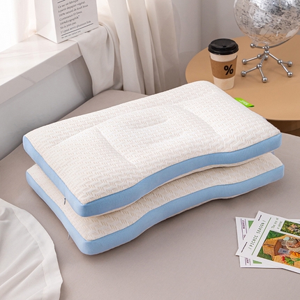 91家纺网 家纺一手货源 找家纺 芯宜佳 2024新款儿童定型枕新款时尚极简超柔针织护颈枕软枕芯针织软枕 六分区深海睡眠枕 浅蓝30*50cm/只