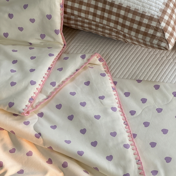 91家纺网 家纺一手货源 找家纺 洋铭区 2024新款贝壳边全棉印花夏被 紫色小心心