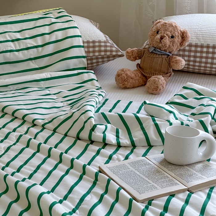 91家纺网 家纺一手货源 找家纺 洋铭区 2024新款贝壳边全棉印花夏被 绿小条