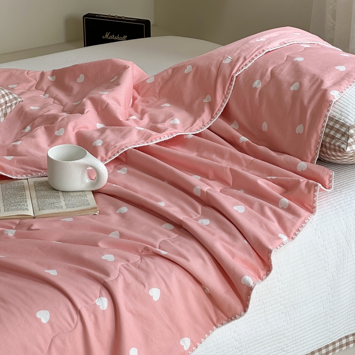 91家纺网 家纺一手货源 找家纺 洋铭区 2024新款贝壳边全棉印花夏被 粉色小心心