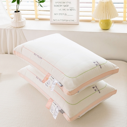 91家纺网 家纺一手货源 找家纺 （总）梦叶草 2024新款母婴级蚕丝蛋白多倍养肤枕芯抗菌防螨护颈酒店枕头 48*74cm