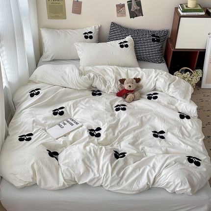 91家纺网 家纺一手货源 找家纺 （总）尤米 2024新款可爱樱桃系列水洗棉毛巾绣四件套