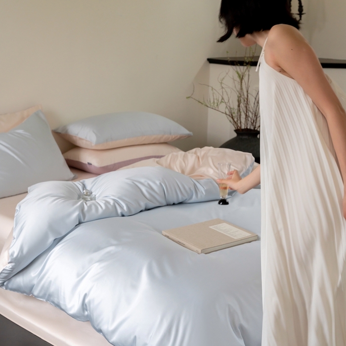 91家纺网 家纺一手货源 找家纺 时光里 2024新款天丝棉四件套 纯净蓝拼奶杏粉