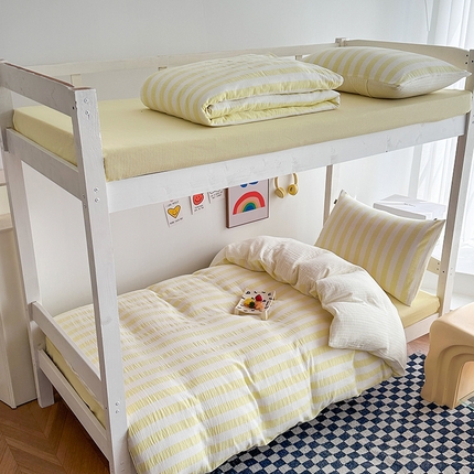 91家纺网 家纺一手货源 找家纺 玛奇朵 2024新款A类母婴级全棉双层皱皱纱学生宿舍三件套床品套件 韩系条纹-奶黄