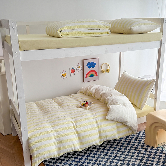 91家纺网 家纺一手货源 找家纺 玛奇朵 2024新款A类母婴级全棉双层皱皱纱学生宿舍三件套床品套件 韩系条纹-奶黄