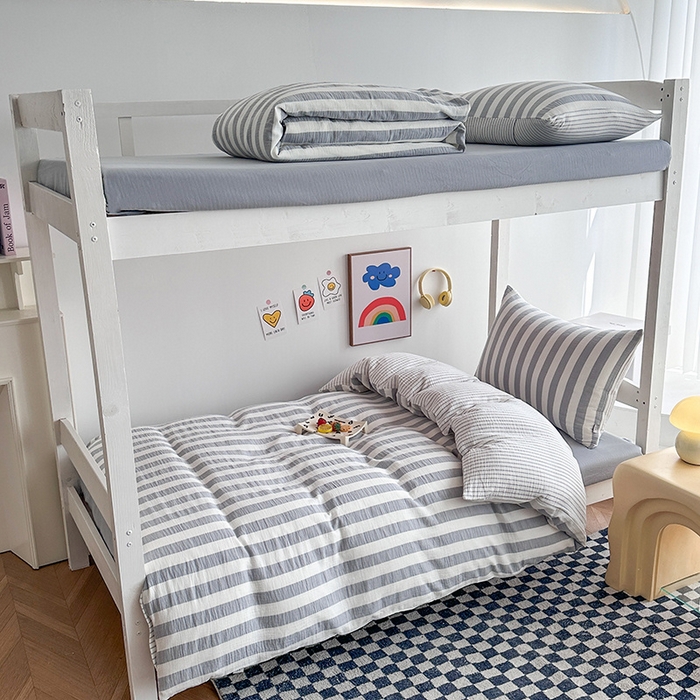 91家纺网 家纺一手货源 找家纺 玛奇朵 2024新款A类母婴级全棉双层皱皱纱学生宿舍三件套床品套件 韩系条纹-月灰