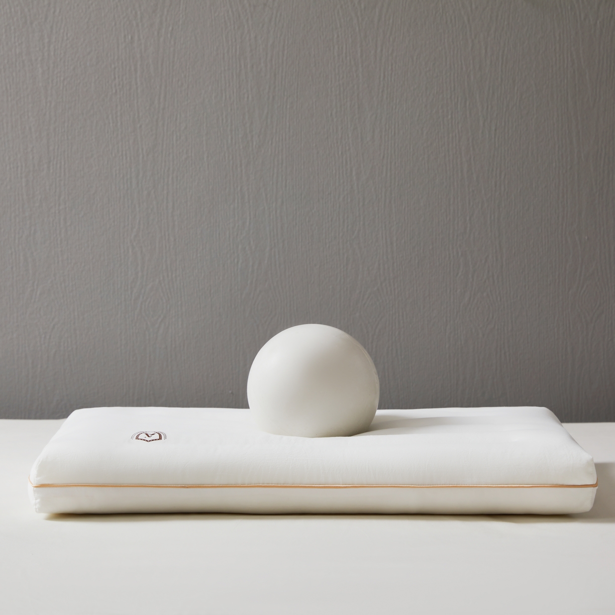 91家纺网 家纺一手货源 找家纺 星芯合家纺 2024新款水洗磨毛云柔护颈枕 云柔护颈枕48*74 低