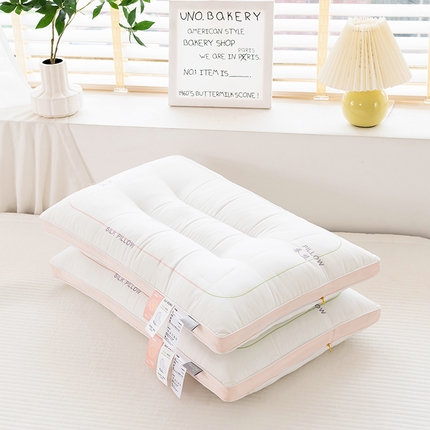 91家纺网 家纺一手货源 找家纺 （总）梦叶草 2024新款母婴级蚕丝蛋白多倍养肤枕芯抗菌防螨护颈酒店枕头 48*74cm