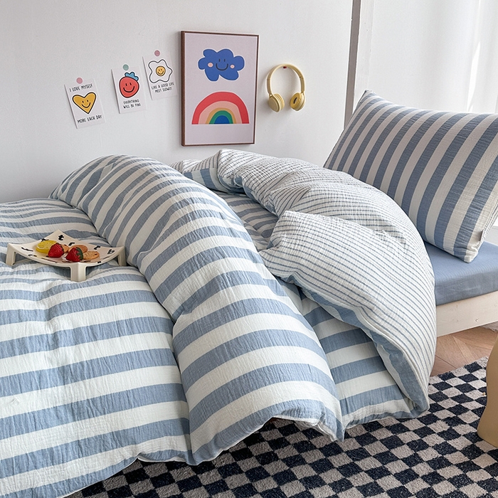 91家纺网 家纺一手货源 找家纺 玛奇朵 2024新款A类母婴级全棉双层皱皱纱学生宿舍三件套床品套件 韩系条纹-蓝灰