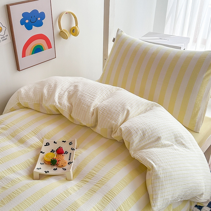 91家纺网 家纺一手货源 找家纺 玛奇朵 2024新款A类母婴级全棉双层皱皱纱学生宿舍三件套床品套件 韩系条纹-奶黄