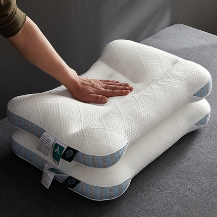 91家纺网 家纺一手货源 找家纺 乐可 2024新款spa护颈枕-风格二 spa护颈枕蓝边42*65cm单只