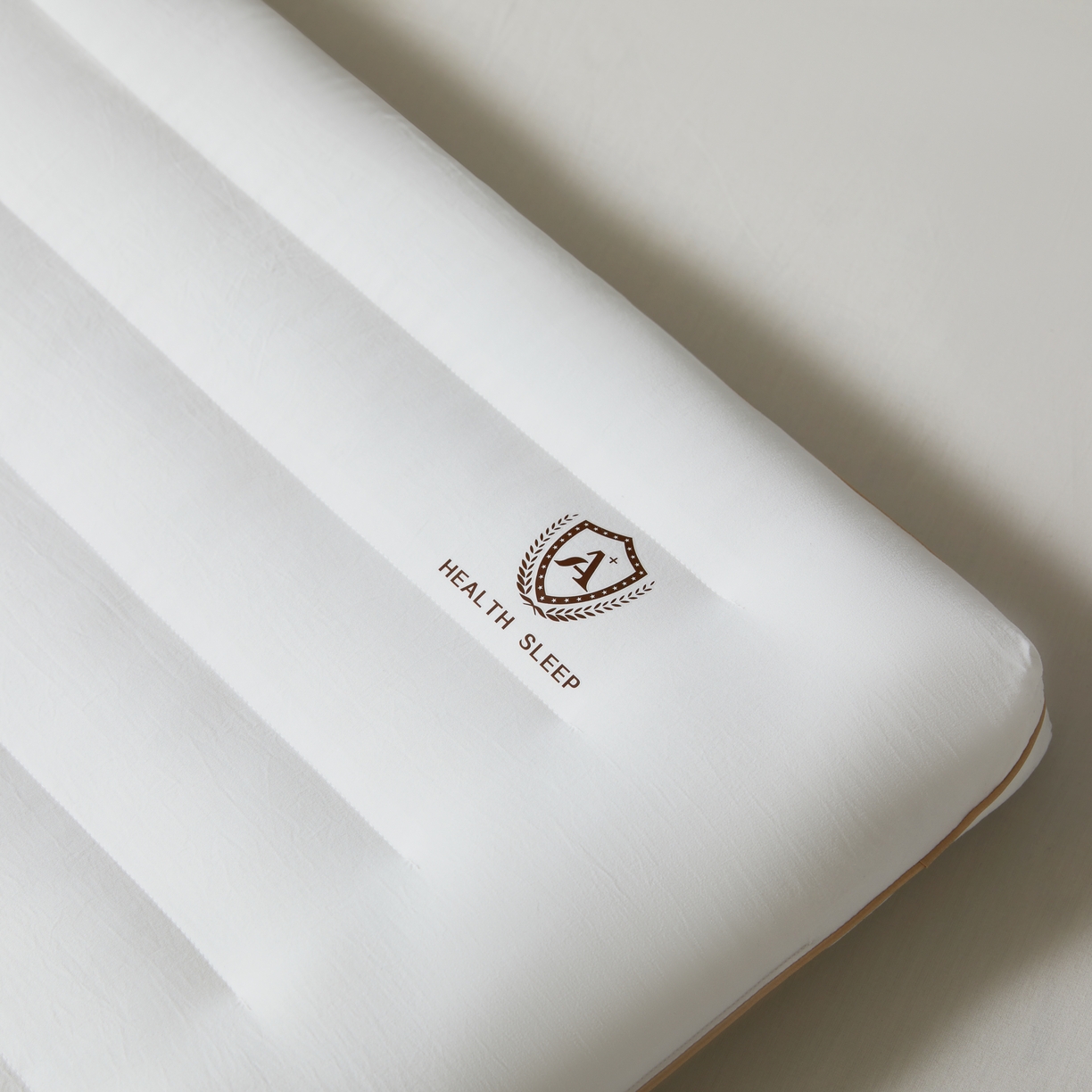 91家纺网 家纺一手货源 找家纺 星芯合家纺 2024新款水洗磨毛云柔护颈枕 云柔护颈枕48*74 低