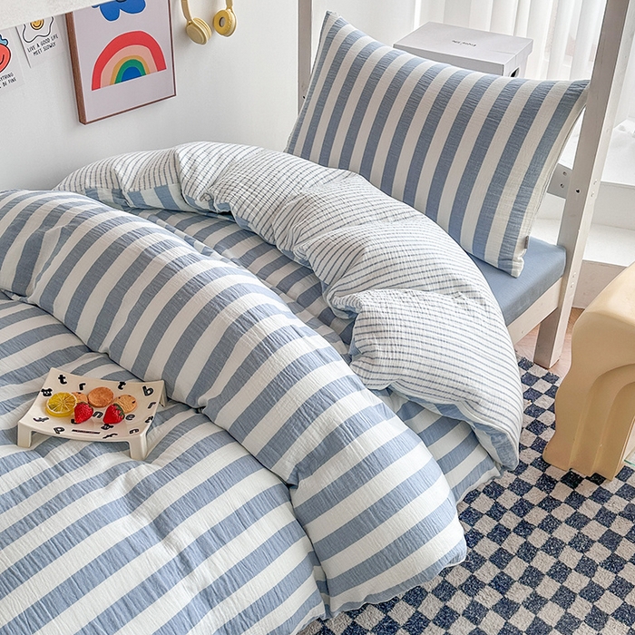 91家纺网 家纺一手货源 找家纺 玛奇朵 2024新款A类母婴级全棉双层皱皱纱学生宿舍三件套床品套件 韩系条纹-蓝灰