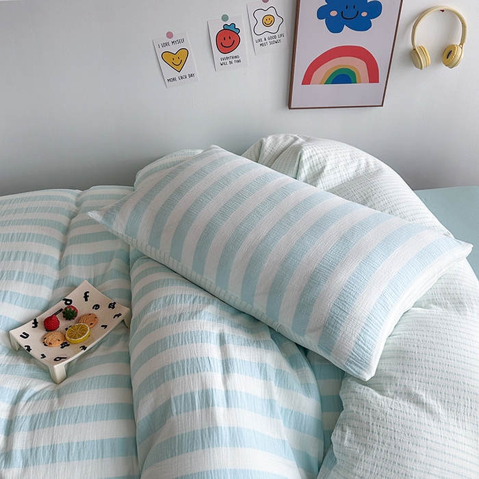 91家纺网 家纺一手货源 找家纺 玛奇朵 2024新款A类母婴级全棉双层皱皱纱学生宿舍三件套床品套件 韩系条纹-蔚蓝