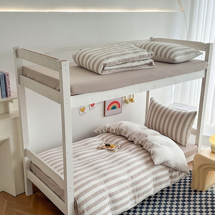 91家纺网 家纺一手货源 找家纺 玛奇朵 2024新款A类母婴级全棉双层皱皱纱学生宿舍三件套床品套件 韩系条纹-奶咖