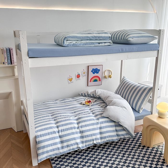 91家纺网 家纺一手货源 找家纺 玛奇朵 2024新款A类母婴级全棉双层皱皱纱学生宿舍三件套床品套件 韩系条纹-蓝灰