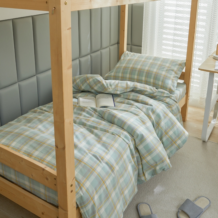 91家纺网 家纺一手货源 找家纺 柠萌家居 2025新品A类全棉色织水洗棉简约条纹格子无印良品风格学生季宿舍上下铺AA版三件套四件套 遇见绿格