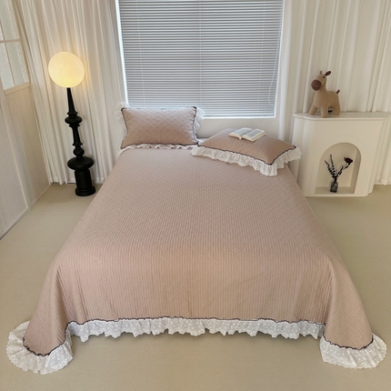 91家纺网 家纺一手货源 找家纺 （总）佰织鑫家居（会员-5元） 2024新款简约纯色全棉蝶恋花砂洗棉花床盖三件套