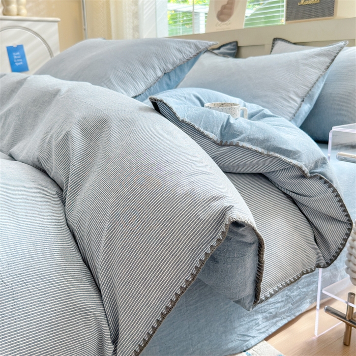 91家纺网 家纺一手货源 找家纺 晚依家纺 2024新款全棉色织水洗棉贝壳边绣三角针工艺四件套 时光-浅蓝