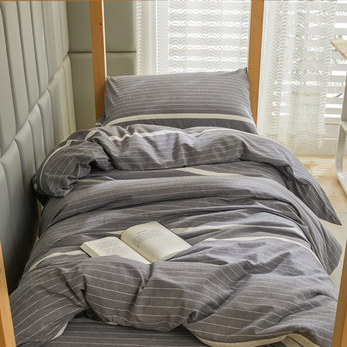 91家纺网 家纺一手货源 找家纺 柠萌家居 2025新品A类全棉色织水洗棉简约条纹格子无印良品风格学生季宿舍上下铺AA版三件套四件套 光阴灰