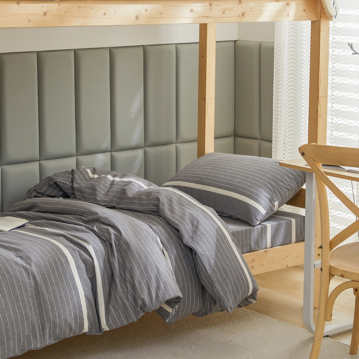 91家纺网 家纺一手货源 找家纺 柠萌家居 2025新品A类全棉色织水洗棉简约条纹格子无印良品风格学生季宿舍上下铺AA版三件套四件套 光阴灰