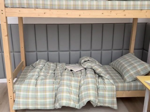 91家纺网 家纺一手货源 找家纺 柠萌家居 2025新品A类全棉色织水洗棉简约条纹格子无印良品风格学生季宿舍上下铺AA版三件套四件套 遇见绿格