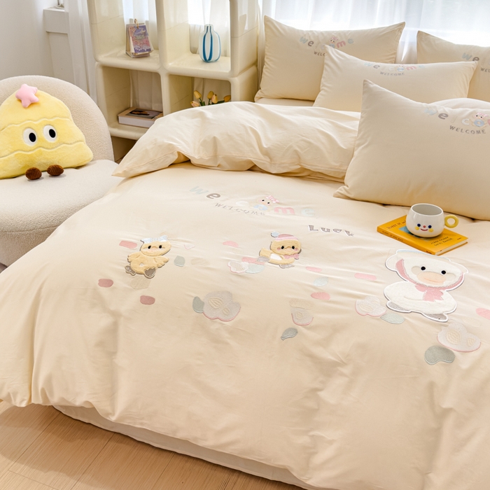 91家纺网 家纺一手货源 找家纺 （总）亲亲公主 2025新款全棉卡通绣花四件套-迷你鸭