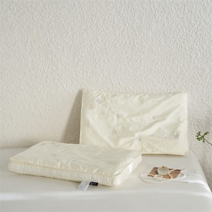 （总）她喜爱枕芯枕头 2024新款蝴蝶花园蚕丝枕 
