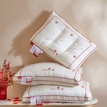 91家纺网 家纺一手货源 找家纺 （总）她喜爱枕芯枕头 2024新款斐丽玫瑰婚庆枕（包装拆开不退不换）