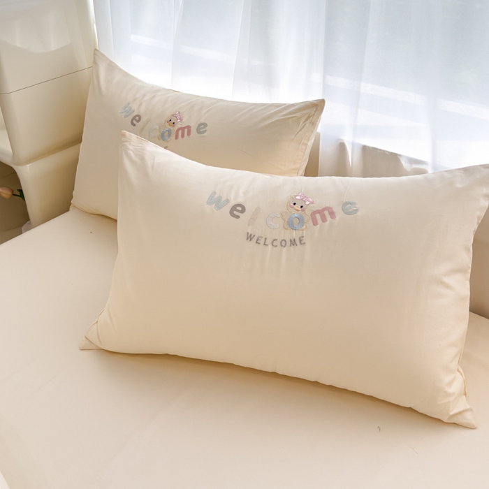 91家纺网 家纺一手货源 找家纺 亲亲公主 2025新款全棉卡通绣花四件套-迷你鸭 迷你鸭-米色