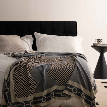 91家纺网 家纺一手货源 找家纺 暖绵绵家纺 2025新款羊毛混纺毛毯伯克系列 鱼尾灰