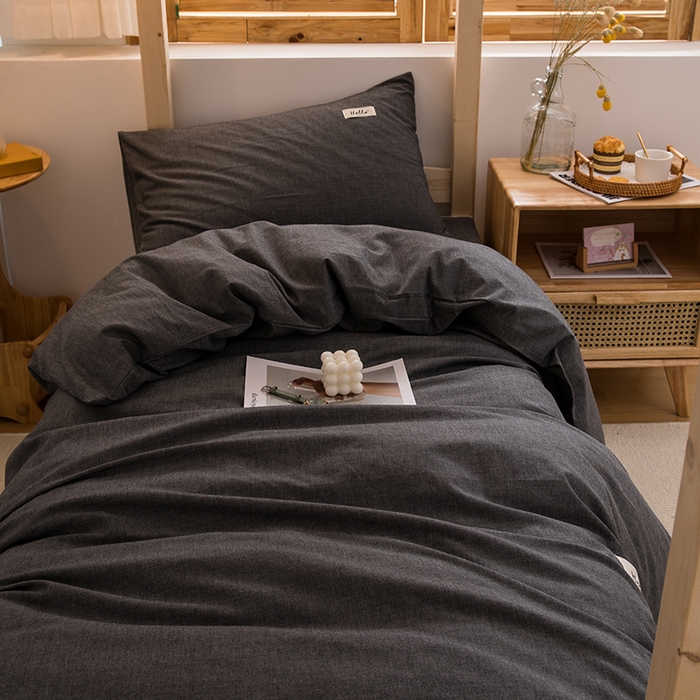 91家纺网 家纺一手货源 找家纺 柠萌家居 2025新品A类全棉色织水洗棉简约条纹格子无印良品风格学生季宿舍上下铺AA版三件套四件套 深灰