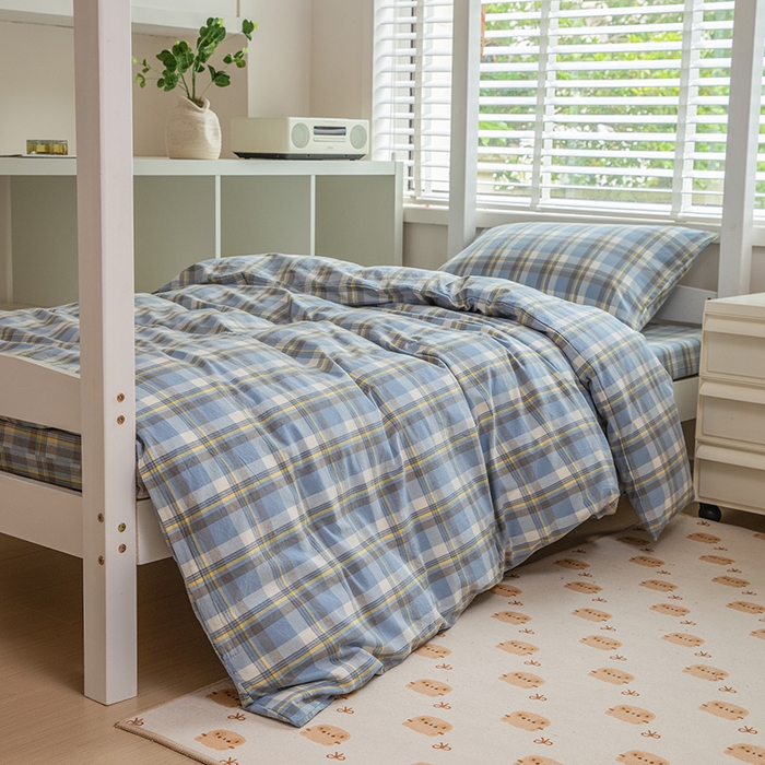 91家纺网 家纺一手货源 找家纺 柠萌家居 2025新品A类全棉色织水洗棉简约条纹格子无印良品风格学生季宿舍上下铺AA版三件套四件套 遇见兰格