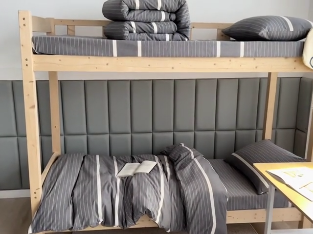 91家纺网 家纺一手货源 找家纺 柠萌家居 2025新品A类全棉色织水洗棉简约条纹格子无印良品风格学生季宿舍上下铺AA版三件套四件套 光阴灰