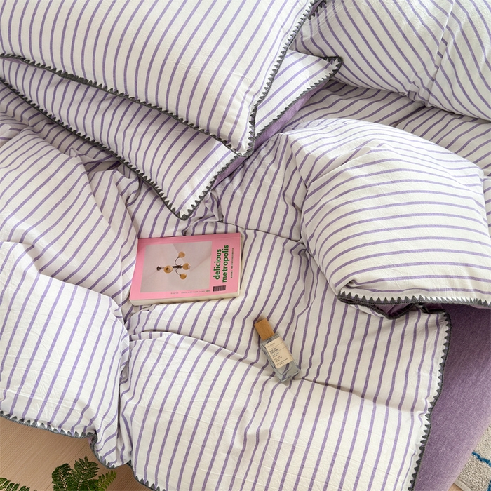 91家纺网 家纺一手货源 找家纺 晚依家纺 2024新款全棉色织水洗棉贝壳边绣三角针工艺四件套 诺言-紫