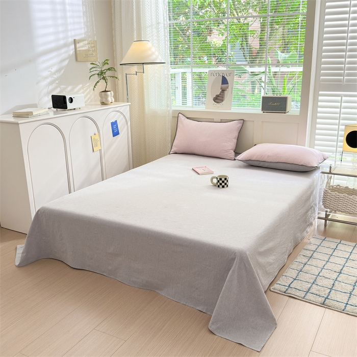 91家纺网 家纺一手货源 找家纺 晚依家纺 2024新款全棉色织水洗棉贝壳边绣三角针工艺四件套 星语-浅粉灰