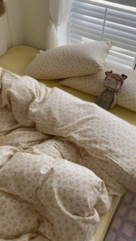 91家纺网 家纺一手货源 找家纺 爵仕家纺 2025小清新风格双层纱纯棉四件套 阳光小菊