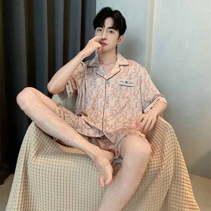 91家纺网 家纺一手货源 找家纺 （总）洛兰沙 2024新款夏季高级感轻奢香槟色男士睡衣V字领长裤长袖轻薄家居服可外穿