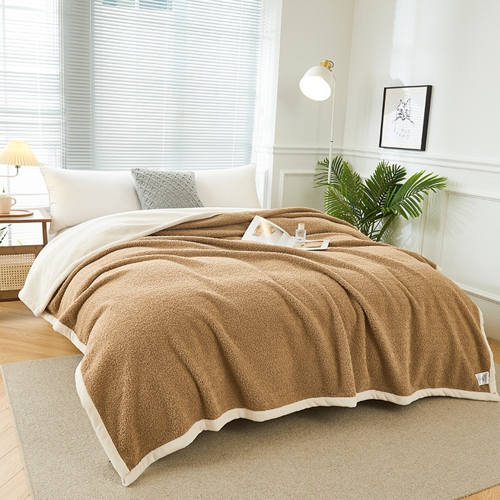 91家纺网 家纺一手货源 找家纺 馨米莱家纺 2024新款250G牛奶绒毛毯系列 驼色