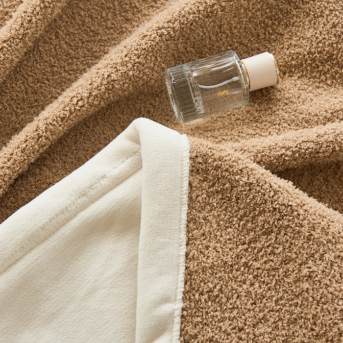 91家纺网 家纺一手货源 找家纺 馨米莱家纺 2024新款250G牛奶绒毛毯系列 驼色