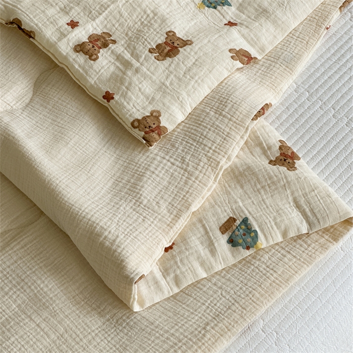 91家纺网 家纺一手货源 找家纺 洋铭区 2024新花型皱皱纱毛巾绣夏被 熊兔宝贝