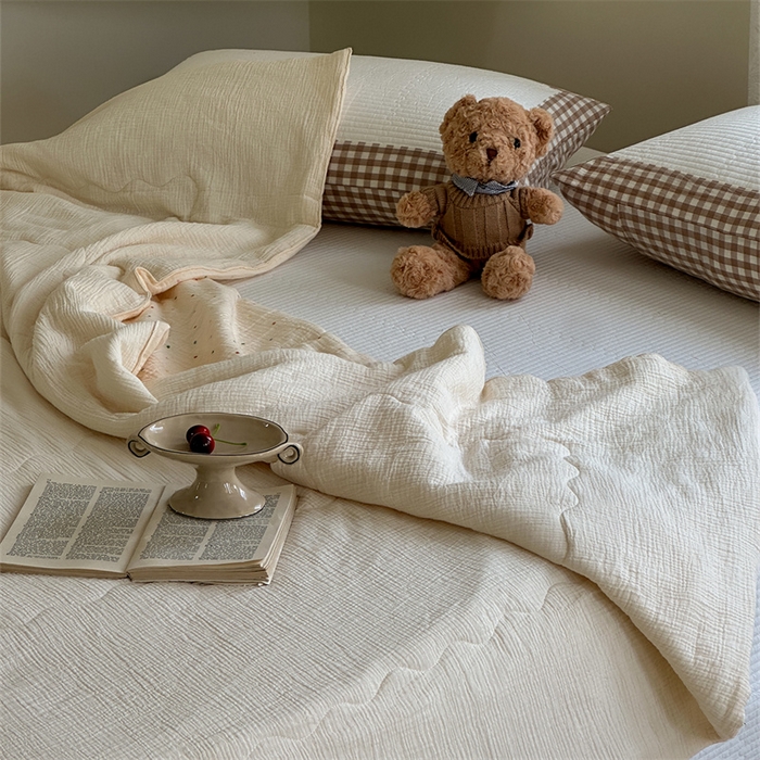 91家纺网 家纺一手货源 找家纺 洋铭区 2024新花型皱皱纱毛巾绣夏被 彩虹波点