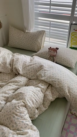 91家纺网 家纺一手货源 找家纺 爵仕家纺 2025小清新风格双层纱纯棉四件套 蓝小朵