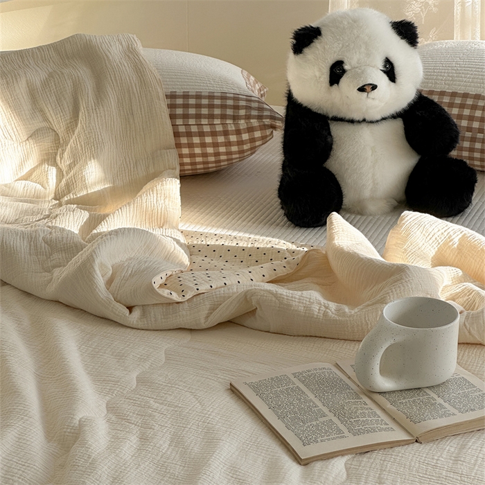 91家纺网 家纺一手货源 找家纺 洋铭区 2024新花型皱皱纱毛巾绣夏被 熊猫圆圆