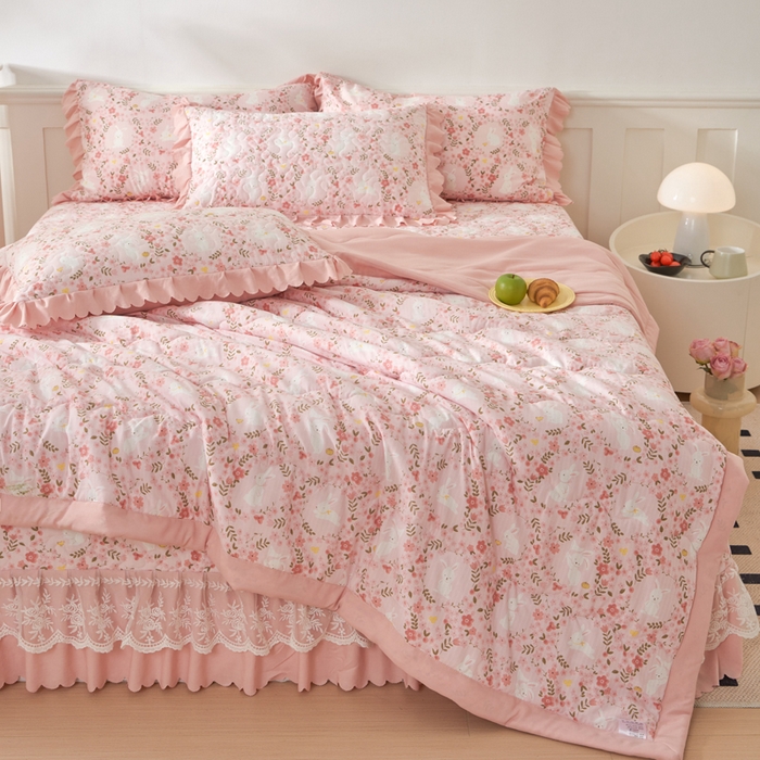 91家纺网 家纺一手货源 找家纺 美莱家纺 2024新款软糯泡泡棉蕾丝床盖床盖四件套单品系列-床盖夏被四件套 小桃兔兔